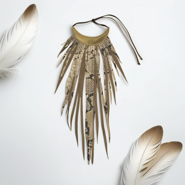 Collar tribal animal print serpiente beige